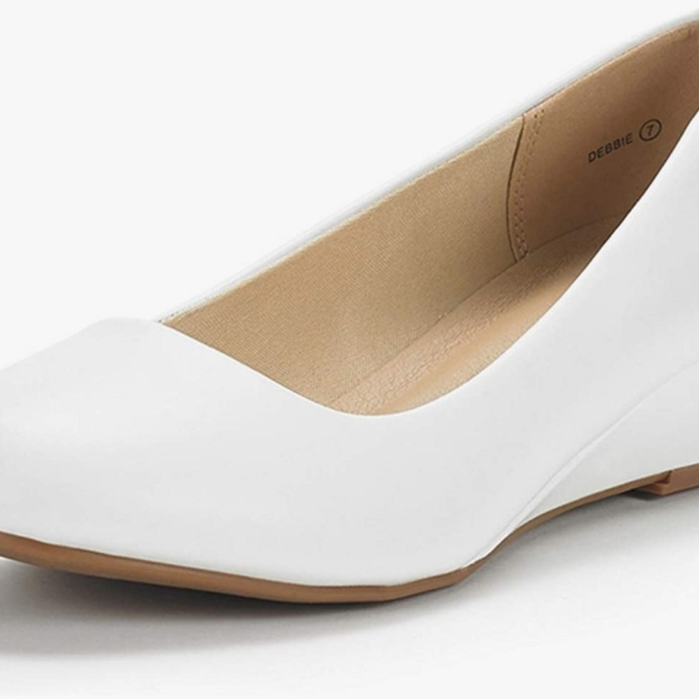Mid wedge heel pump